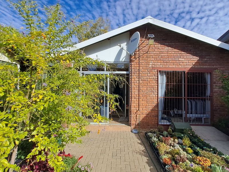 Duet in popular suburb, Bloemfontein - Photo 2