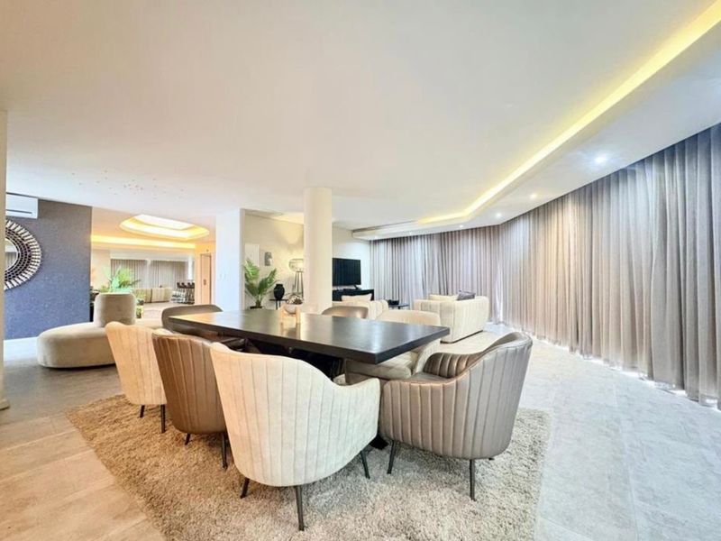 Skyline Masterpiece: 454m2 Ultra-Luxury Penthouse with Iconic Table Mountain & Ocean Views  - Photo 5