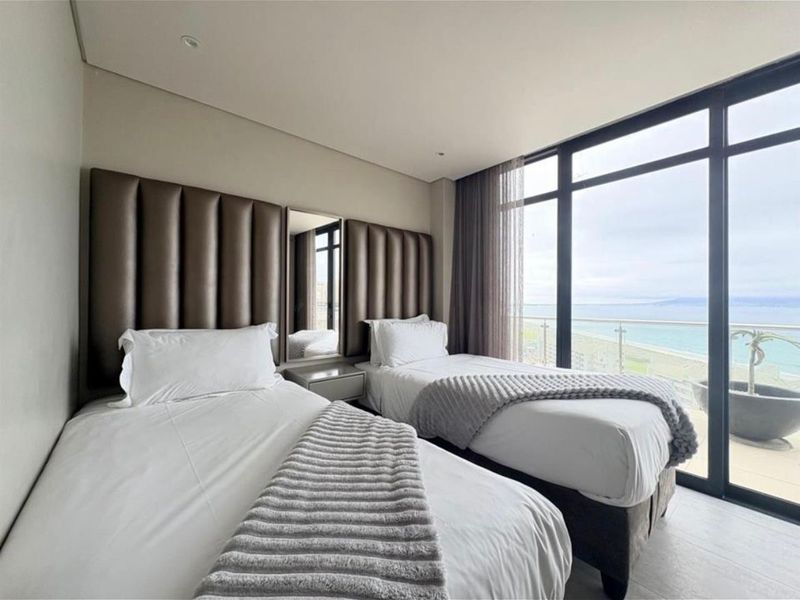 Skyline Masterpiece: 454m2 Ultra-Luxury Penthouse with Iconic Table Mountain & Ocean Views  - Photo 6