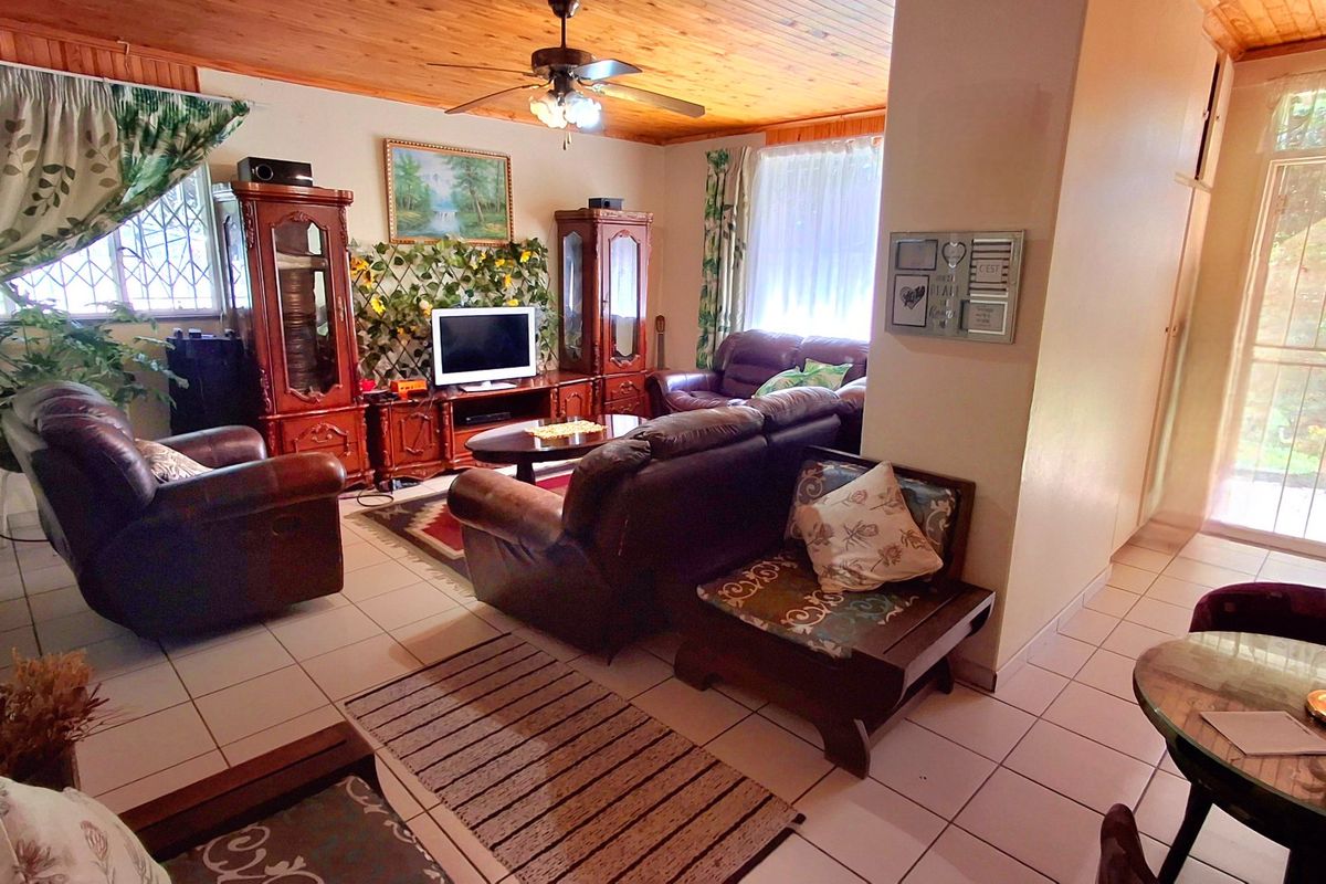 3-Bedroom Family Home for Sale in Sasolburg – Walking Distance to Schools & Town - Photo 2