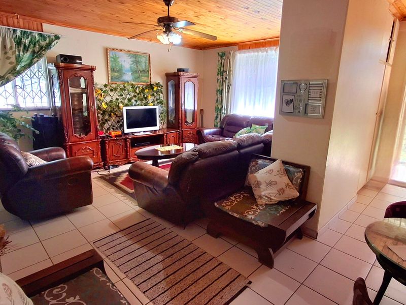 3-Bedroom Family Home for Sale in Sasolburg – Walking Distance to Schools & Town - Photo 2