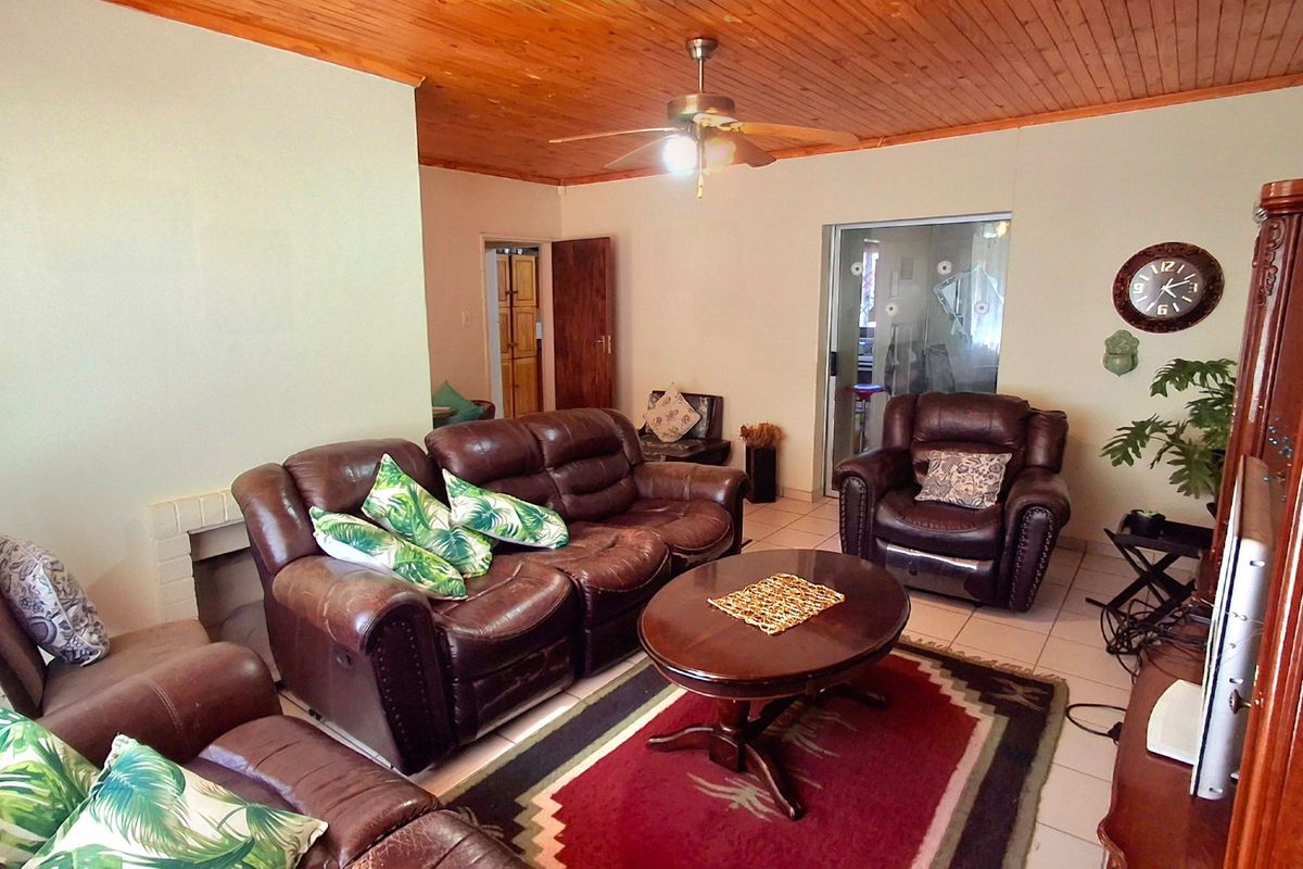 3-Bedroom Family Home for Sale in Sasolburg – Walking Distance to Schools & Town - Photo 5
