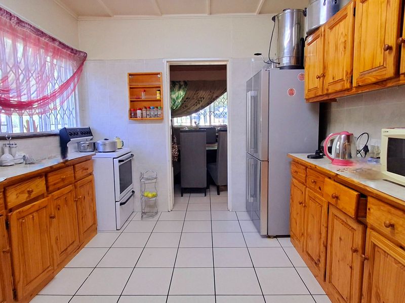 3-Bedroom Family Home for Sale in Sasolburg – Walking Distance to Schools & Town - Photo 7
