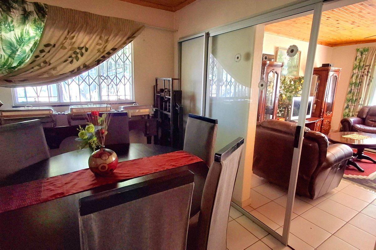 3-Bedroom Family Home for Sale in Sasolburg – Walking Distance to Schools & Town - Photo 3