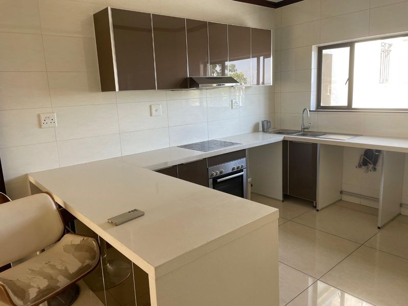 Elegant 3 Bedroom Apartment  in Cedar Acres - Photo 7