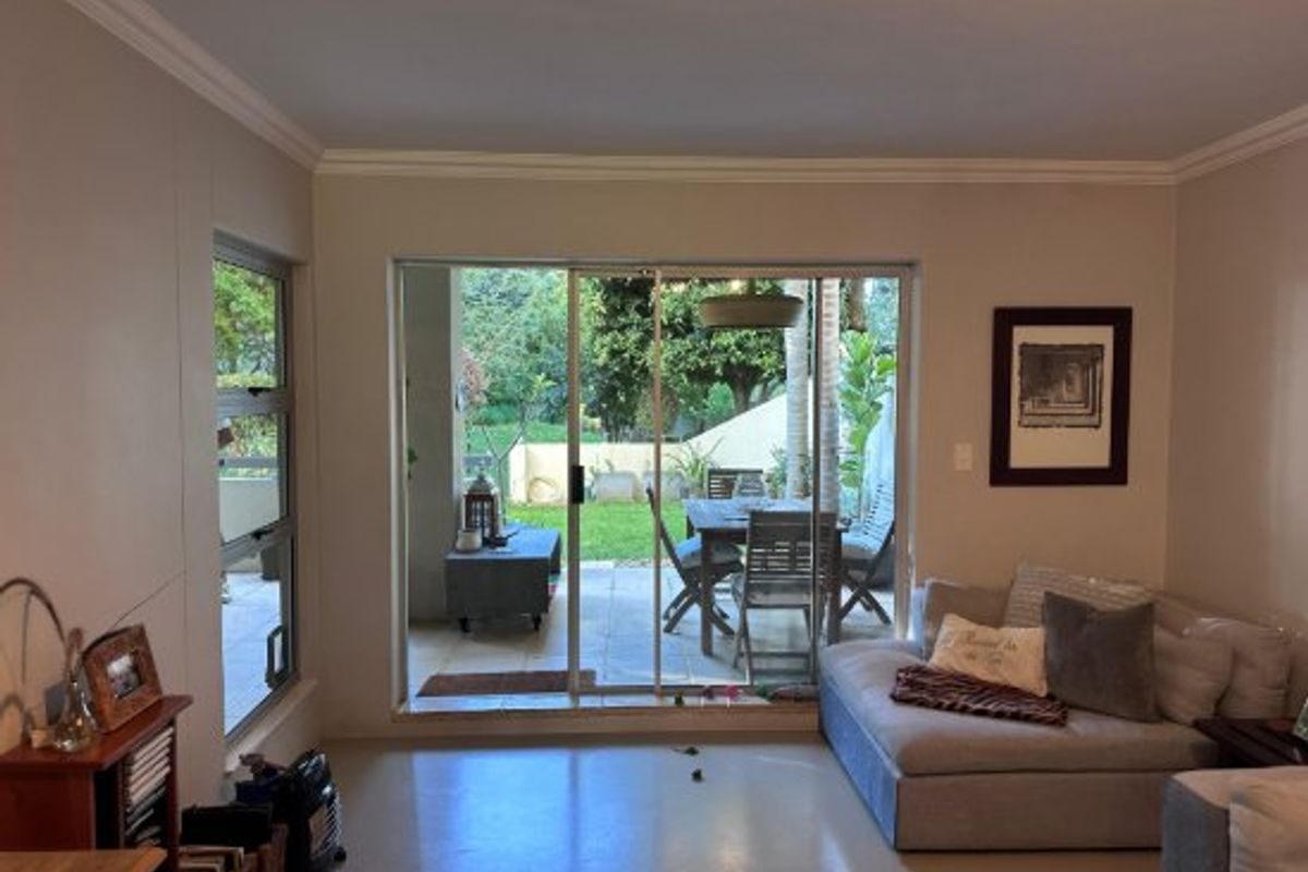 Spacious 3 Bedroom Fully Furnished Ground Floor Apartment - Photo 2