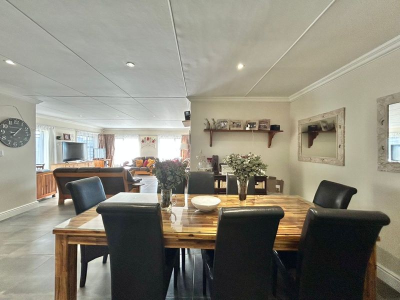 Charming 3 bed home in Fountains Estate Jeffreys Bay - Photo 8