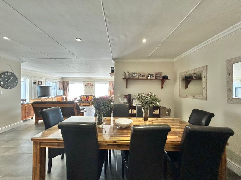 Charming 3 bed home in Fountains Estate Jeffreys Bay - Photo 6