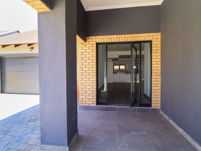 24/7 Security - Photo 4