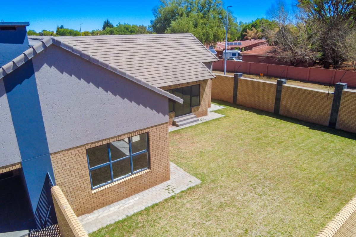 24/7 Security - Photo 2