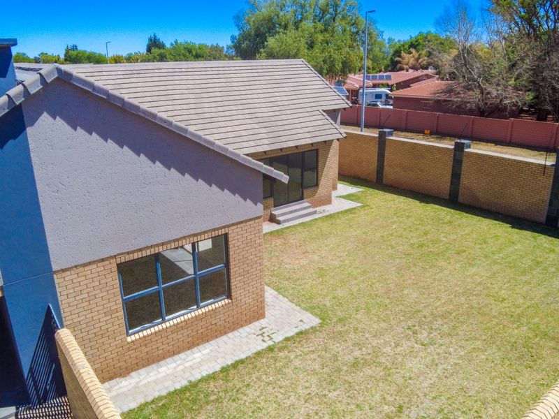 24/7 Security - Photo 2