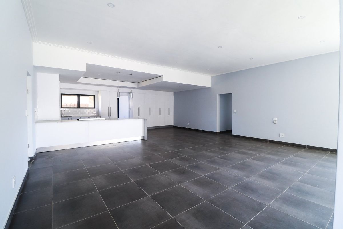 24/7 Security - Photo 5