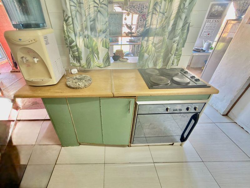 Family home with pool and flatlet in Stilfontein - Photo 6