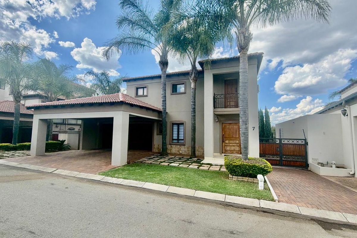 Elegant 3-Bedroom Home in Exclusive Security Estate - Photo 2