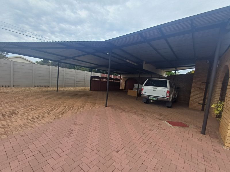4 Bedroom House for sale in Meiringspark - Photo 9