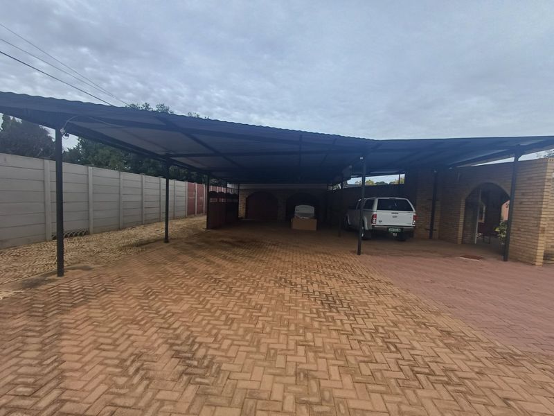 4 Bedroom House for sale in Meiringspark - Photo 8