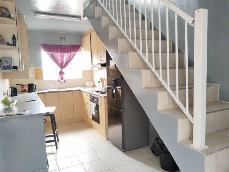 Lovely 2 Bedroom Duplex in Avon Gardens,  Elsies River - Photo 7