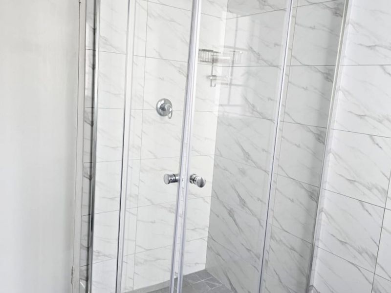 Charming 3 Bed 2 bath Home in Blue Hills  - Photo 9