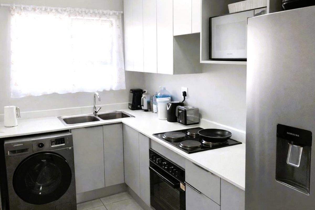 Modern 2 Bedroom Gem in True North Apartments, Sinoville! - Photo 5