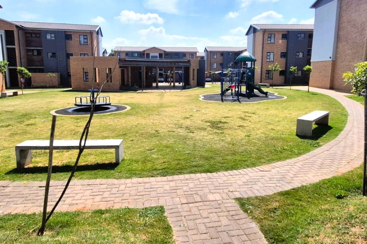 Modern 2 Bedroom Gem in True North Apartments, Sinoville! - Photo 3