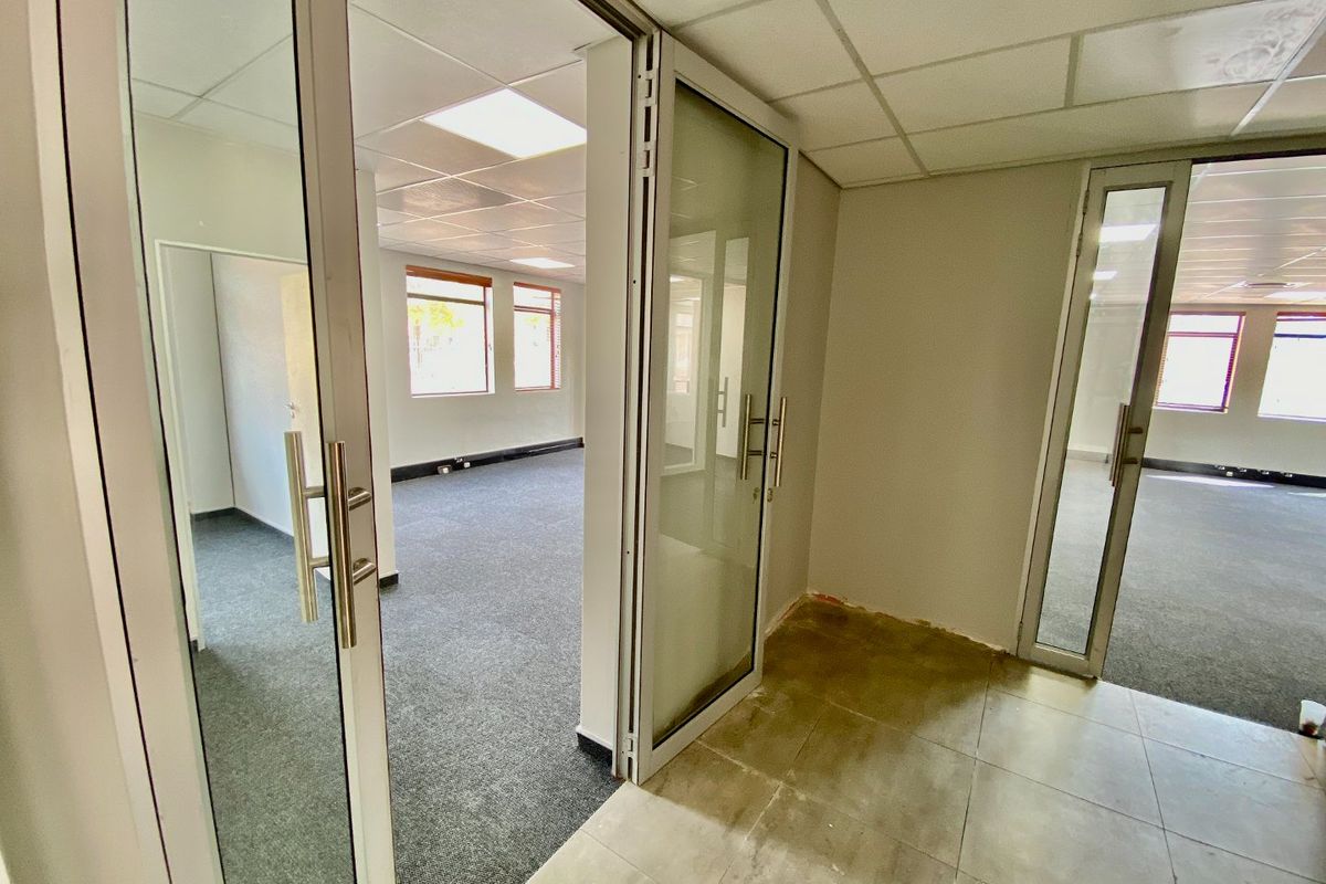Modern Office Space To Let In Boardwalk - Photo 3