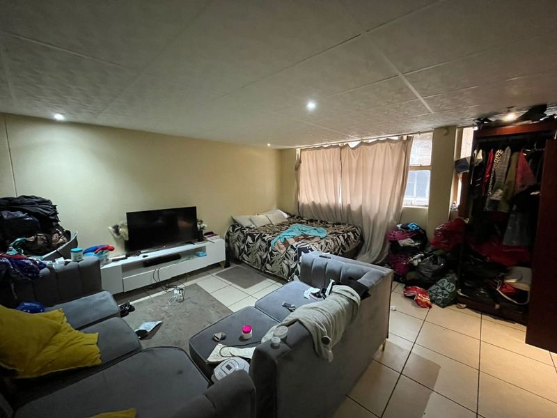 Bachelor Flat for Sale in Pretoria Central - Photo 5