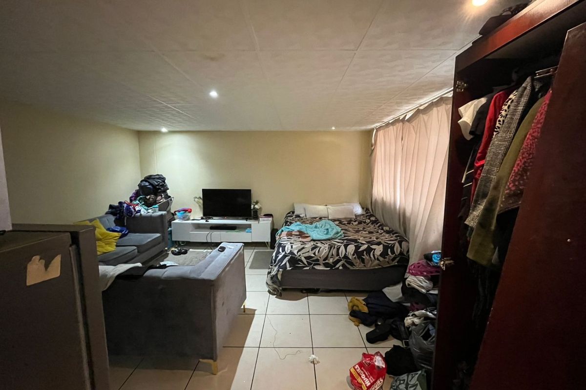 Bachelor Flat for Sale in Pretoria Central - Photo 4