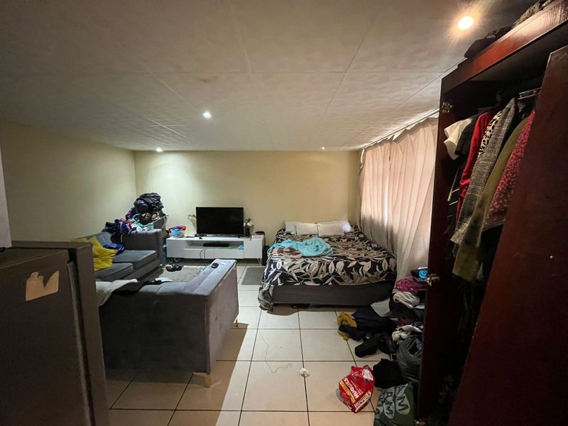 Bachelor Flat for Sale in Pretoria Central - Photo 4