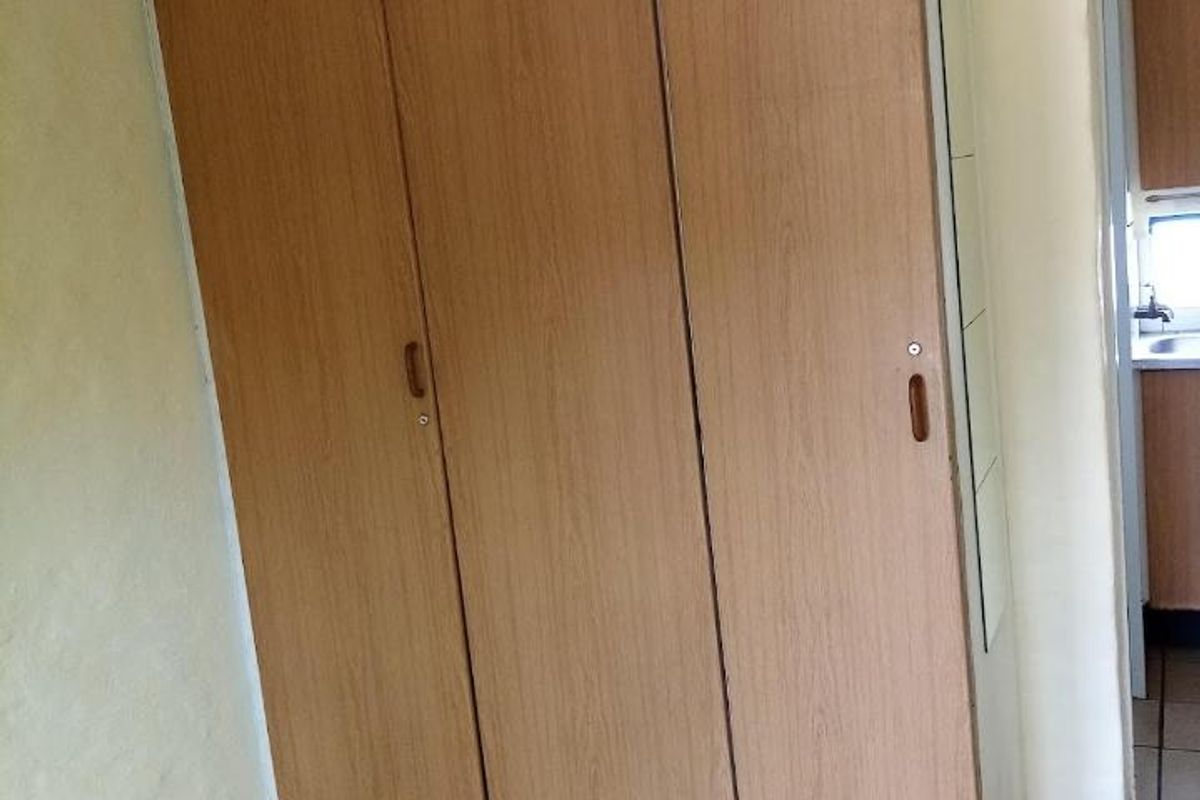 Bachelor Flat for Sale in Philip Nel Park - Photo 2
