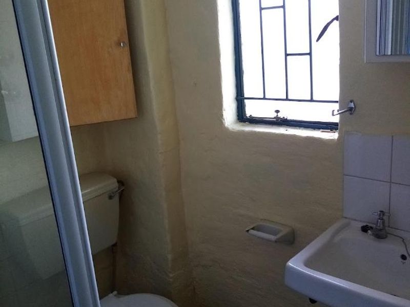Bachelor Flat for Sale in Philip Nel Park - Photo 4