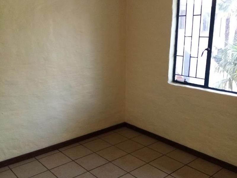 Bachelor Flat for Sale in Philip Nel Park - Photo 3