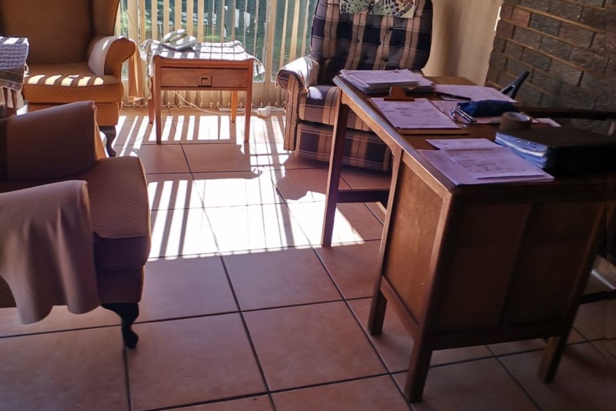Spacious 3-Bedroom Family Home with Pool and Flatlet for sale in Valhalla - Photo 5