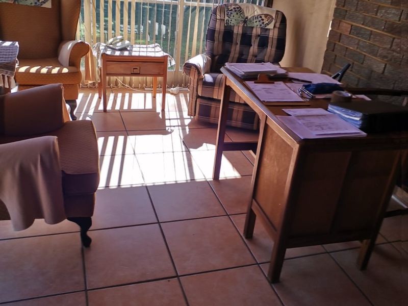 Spacious 3-Bedroom Family Home with Pool and Flatlet for sale in Valhalla - Photo 5