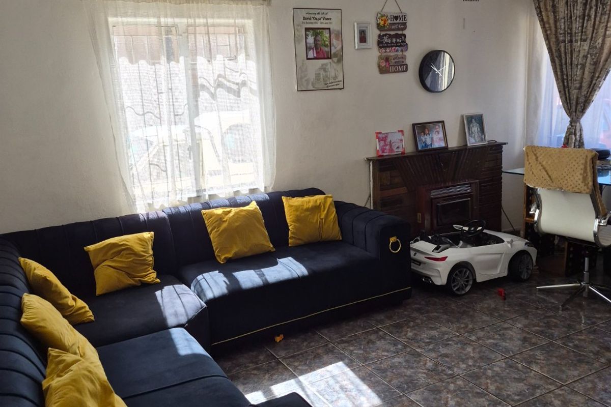 A Cozy Home Is Available For A Start Up Family Or An Investor. - Photo 2