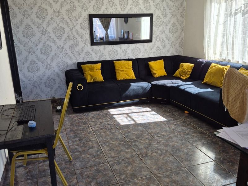 A Cozy Home Is Available For A Start Up Family Or An Investor. - Photo 4