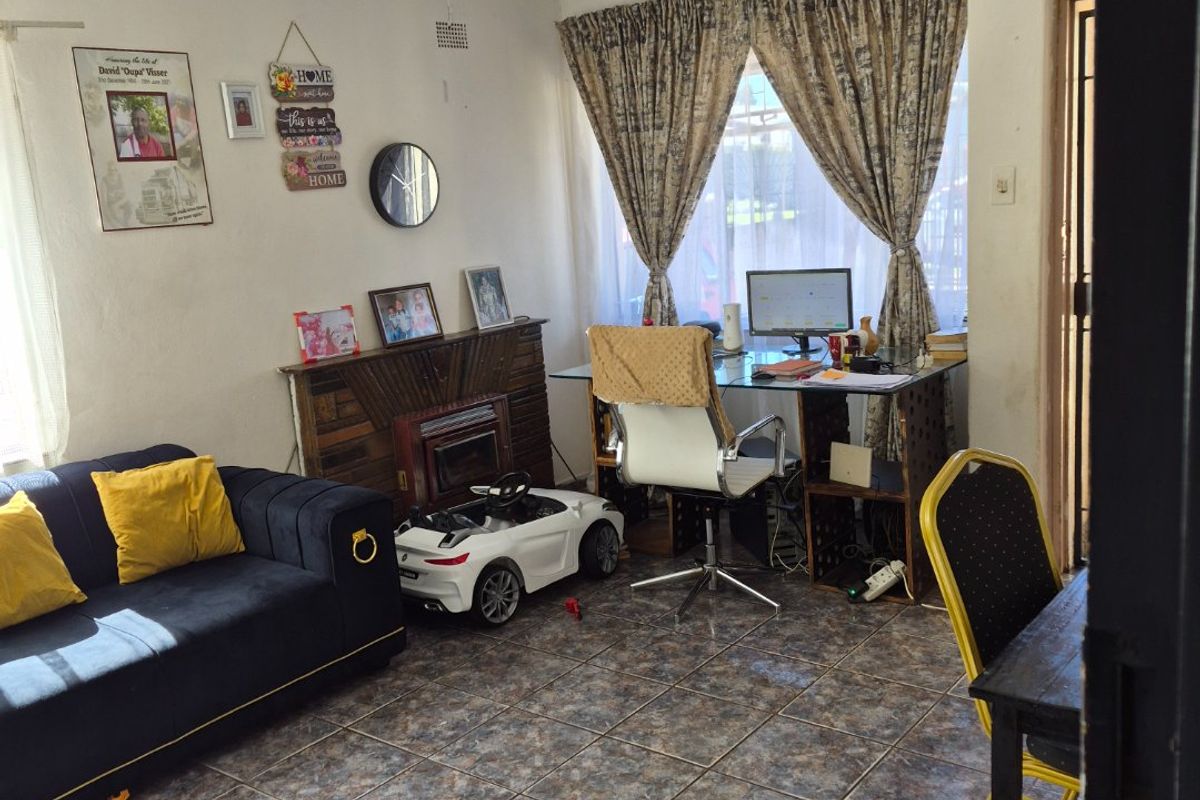 A Cozy Home Is Available For A Start Up Family Or An Investor. - Photo 3