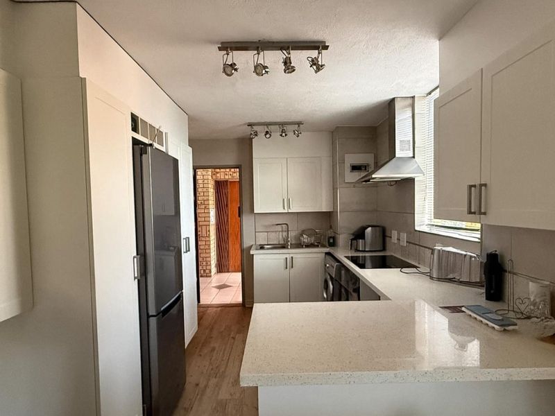 1 Bedroom Apartment for Sale in Hillcrest, Preto - Photo 2