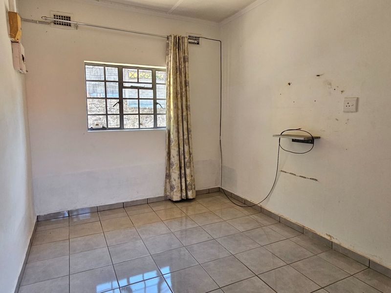 2 BEDROOM UNIT TO LET  - Photo 4