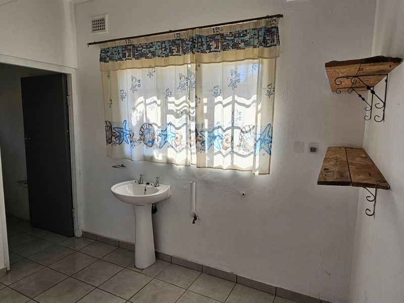 2 BEDROOM UNIT TO LET  - Photo 10