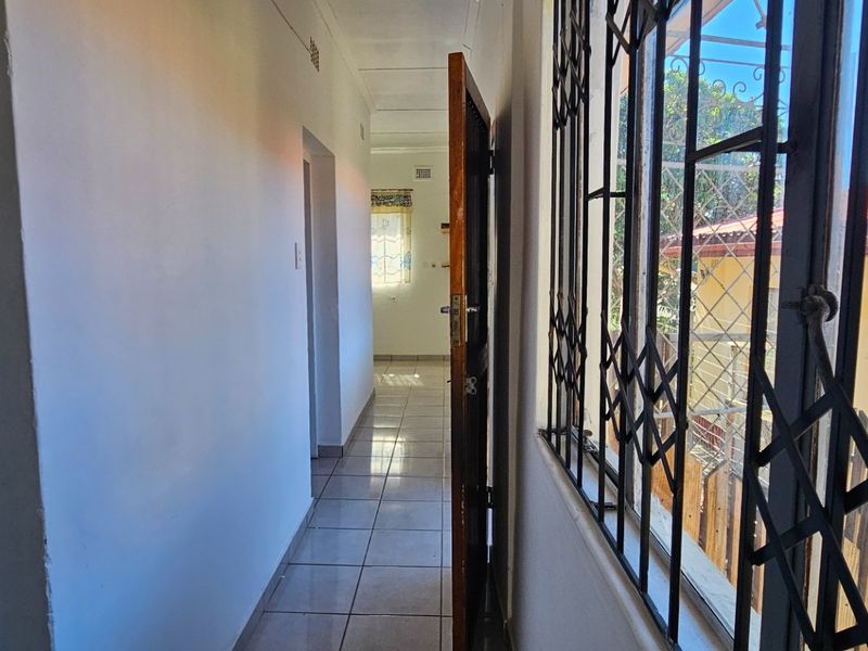 2 BEDROOM UNIT TO LET  - Photo 6