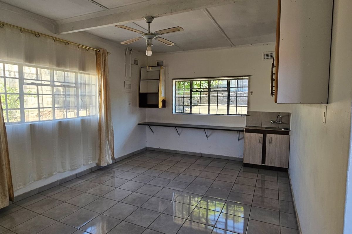 2 BEDROOM UNIT TO LET  - Photo 3