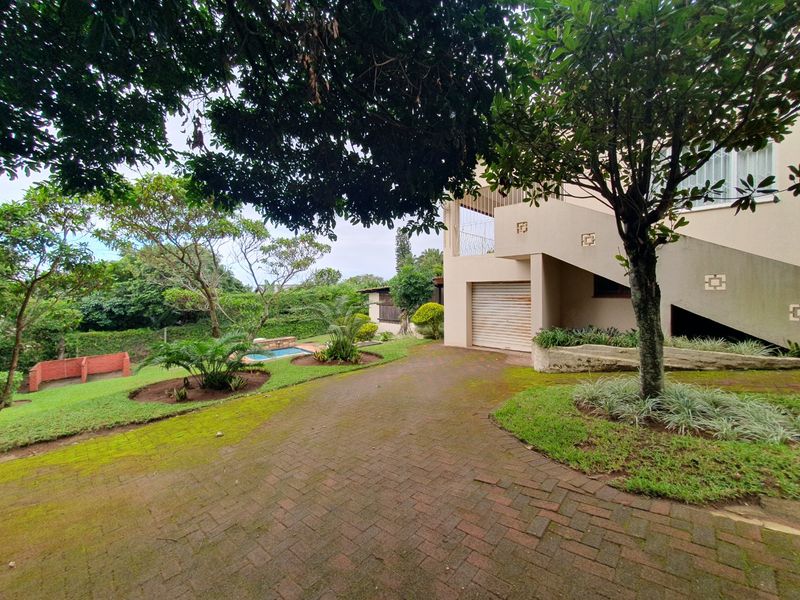 5-Bedroom Home with Sea Views & Income-Generating Flatlet - Photo 8