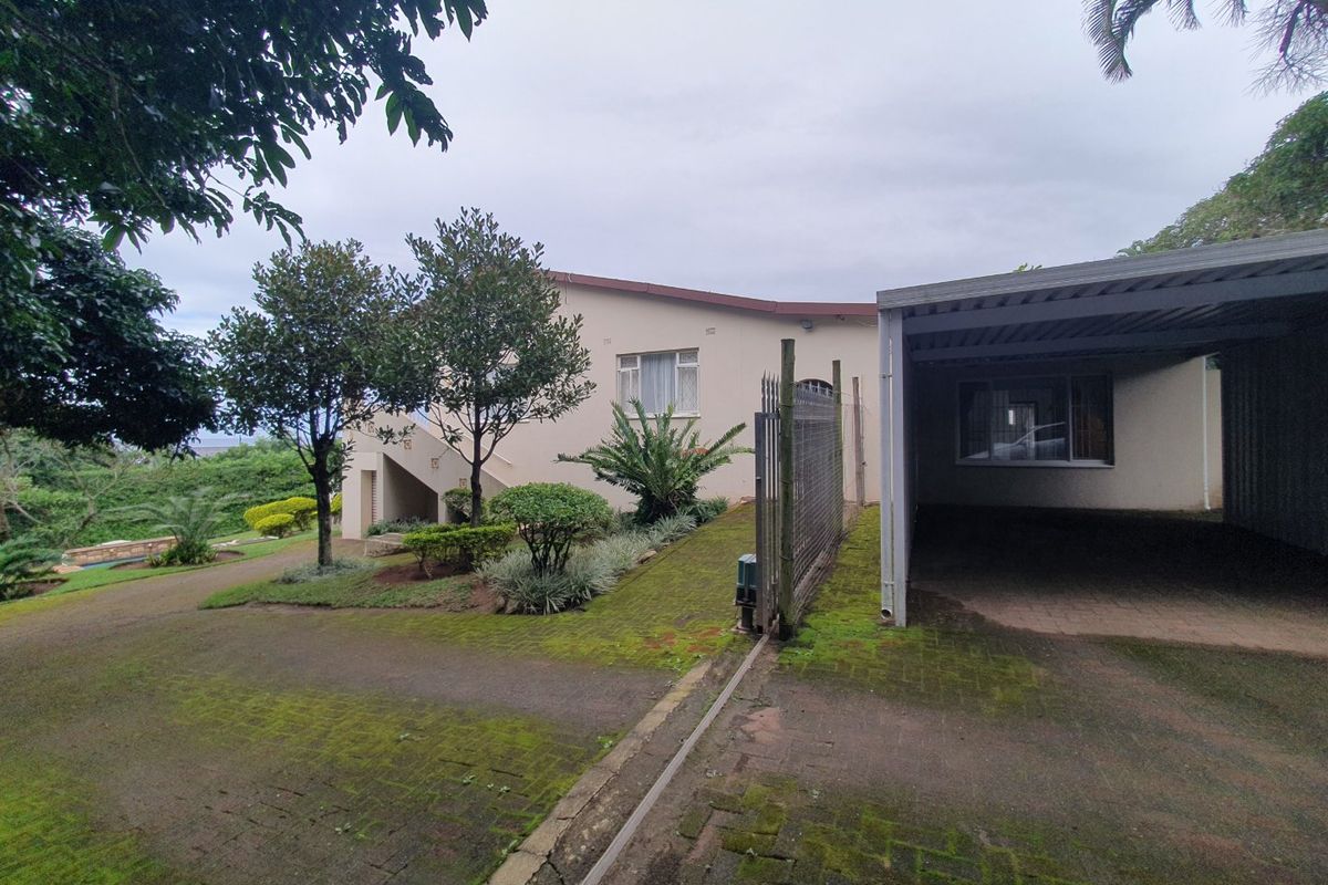 5-Bedroom Home with Sea Views & Income-Generating Flatlet - Photo 4