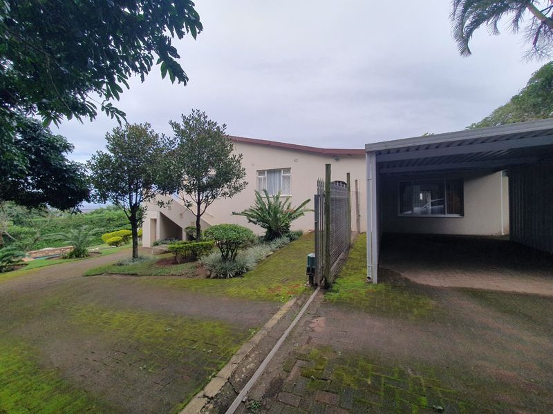 5-Bedroom Home with Sea Views & Income-Generating Flatlet - Photo 4