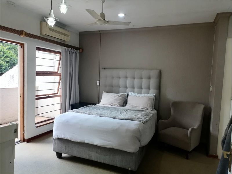 3 Bedroom Townhouse for Sale in Bryanston - Photo 4