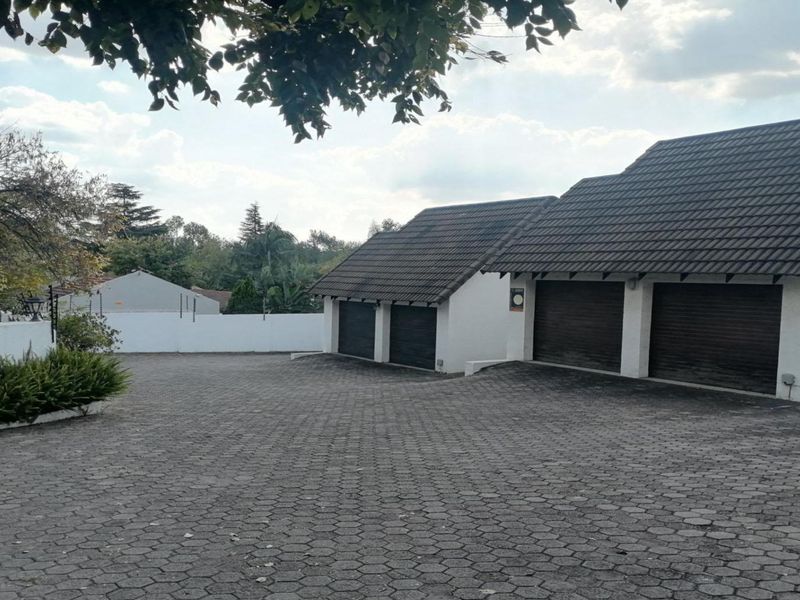 3 Bedroom Townhouse for Sale in Bryanston - Photo 10