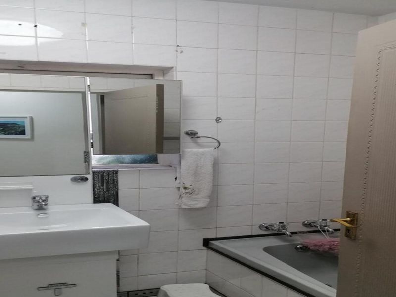 3 Bedroom Townhouse for Sale in Bryanston - Photo 6