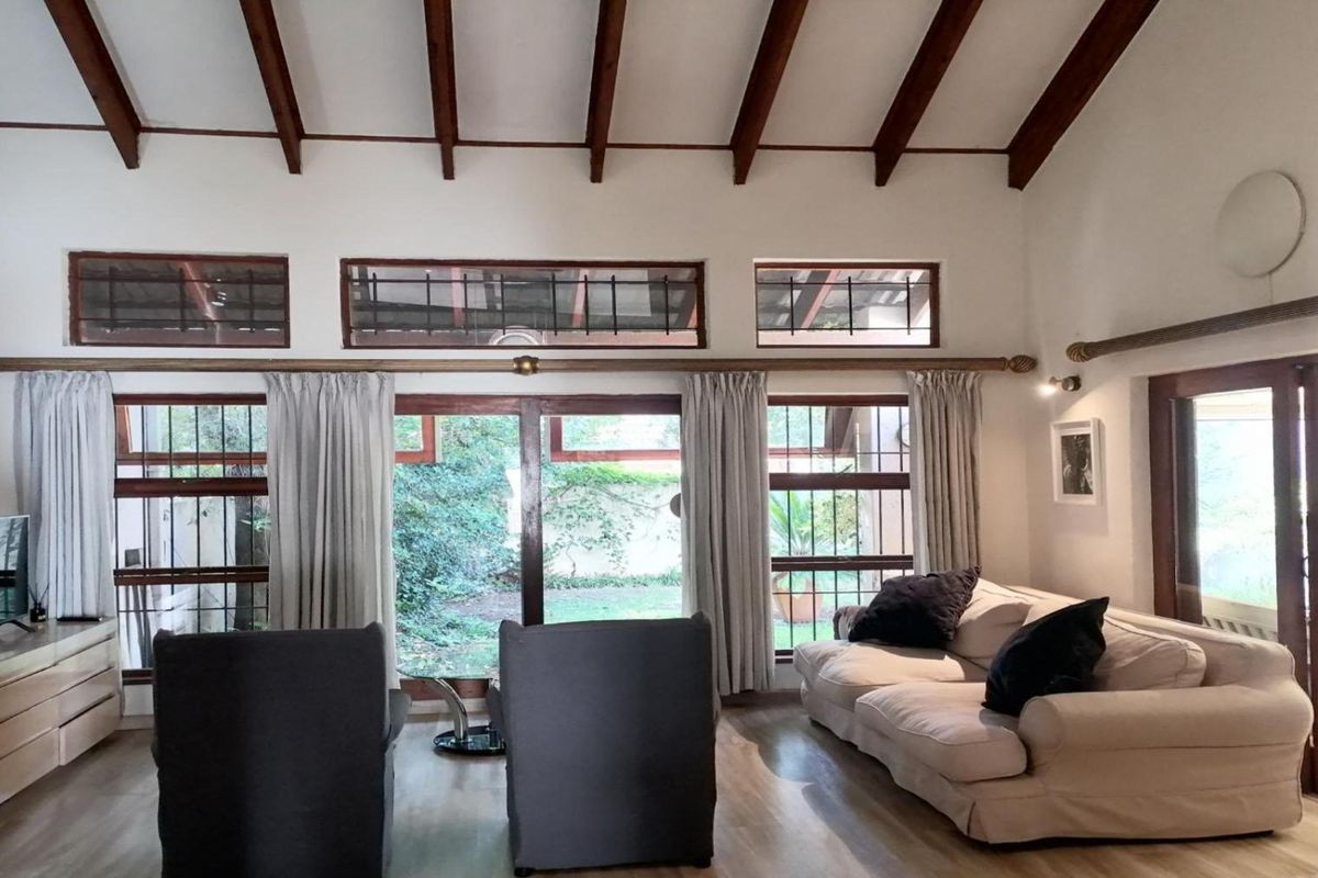 3 Bedroom Townhouse for Sale in Bryanston - Photo 2