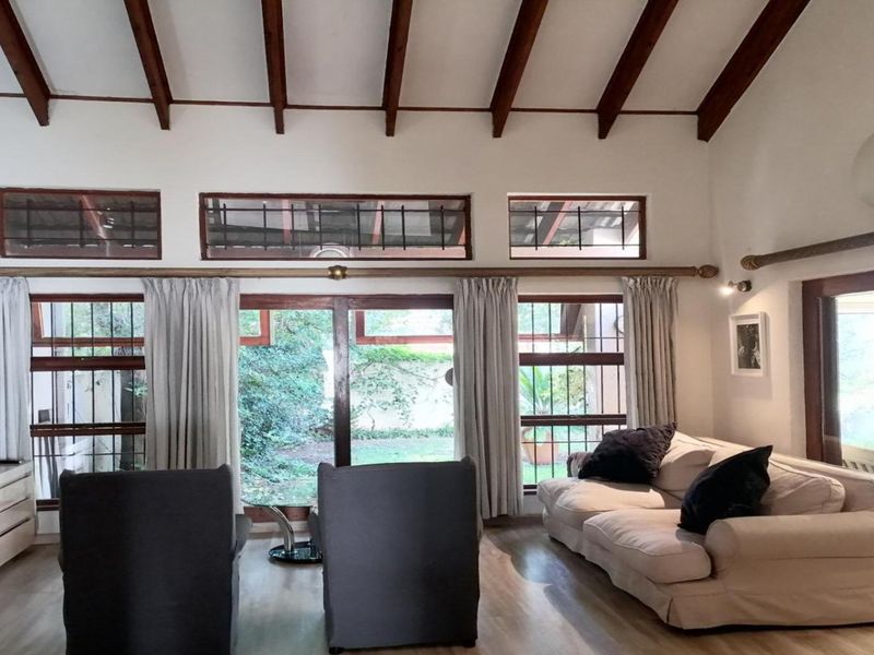 3 Bedroom Townhouse for Sale in Bryanston - Photo 2