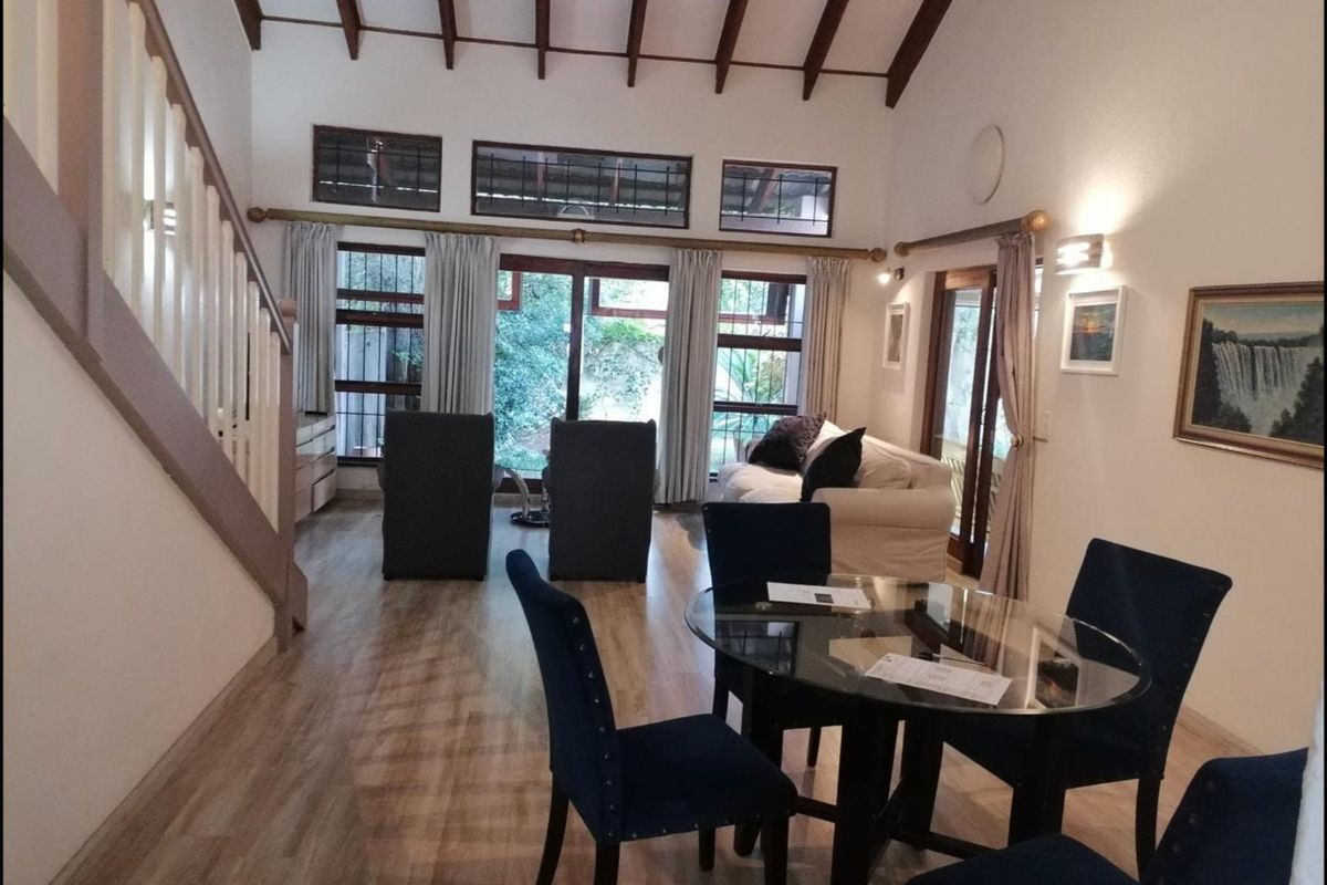 3 Bedroom Townhouse for Sale in Bryanston - Photo 3